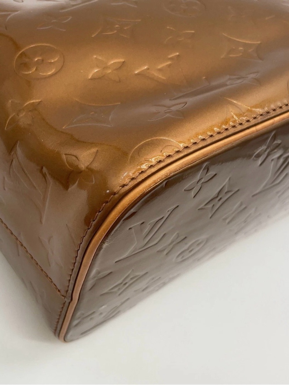Auth Louis Vuitton Monogram Vernis
Houston Bronze Tote Bag - Picture 8 of 13